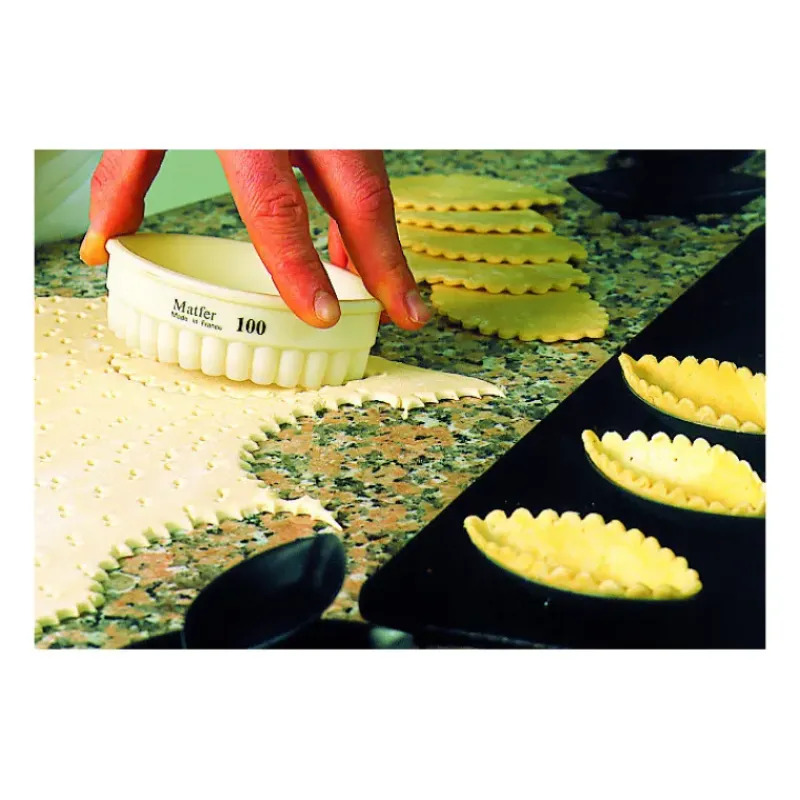 Emporte Pièce - Découpoir Pâtisserie*MATFER Emporte Pièce Ovale Cannelé 5,5 x 3,1 cm Exoglass