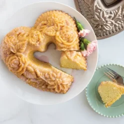 Moule Anti-adhésif|Moules À Gâteaux*NORDIC WARE Moule à Gâteau Bundt Cœur Floral Toffee