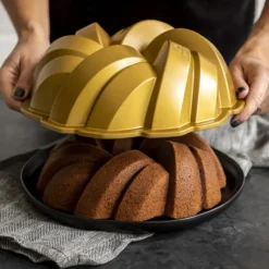 Moule Anti-adhésif|Moules À Gâteaux*NORDIC WARE Moule à Gâteau Bundt Torsadé Gold