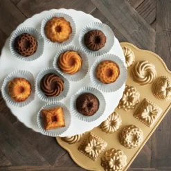 Moule Anti-adhésif|Moules À Gâteaux*NORDIC WARE Moule Mini Bundt Charms Assortis (x12) Gold